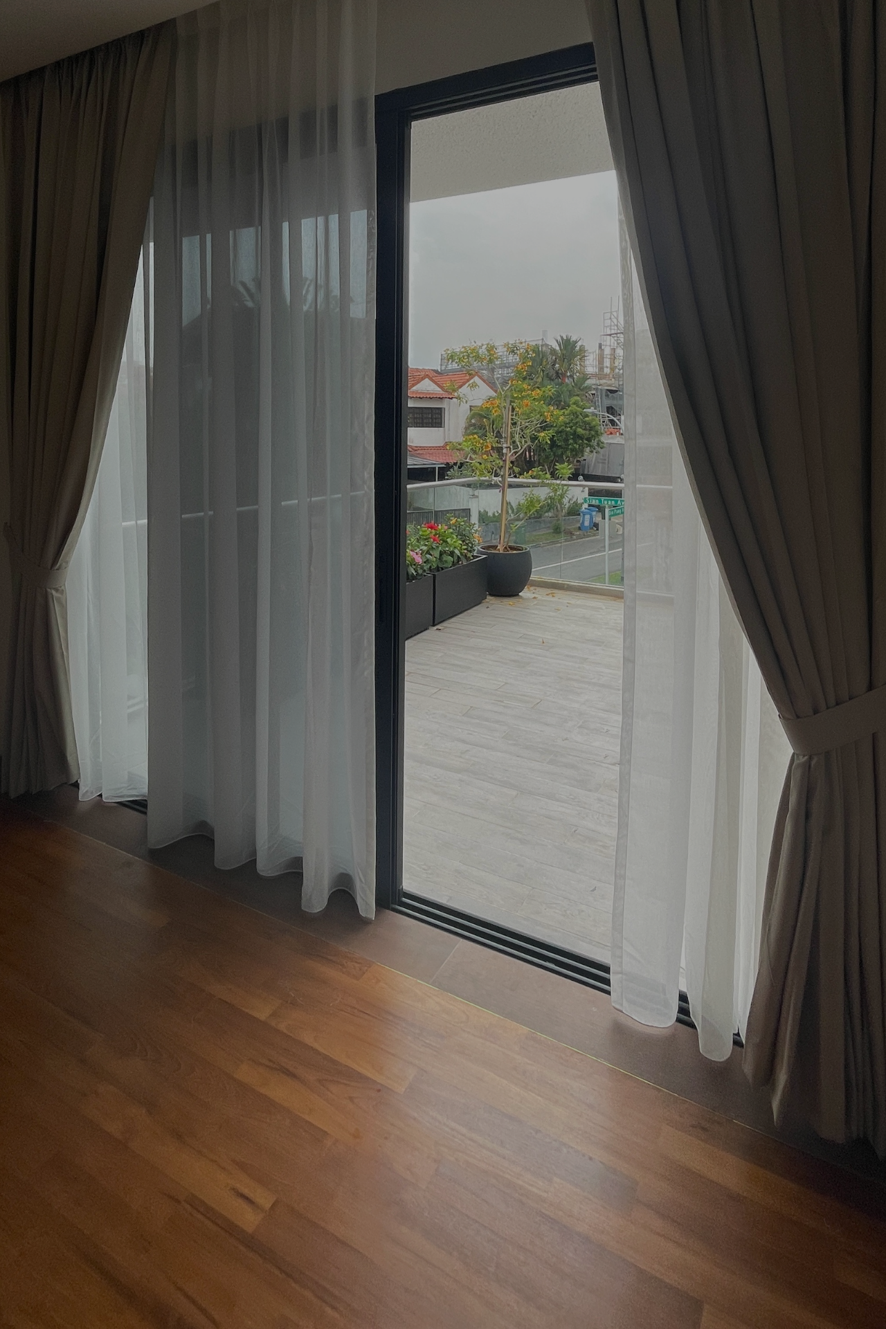 Curtain