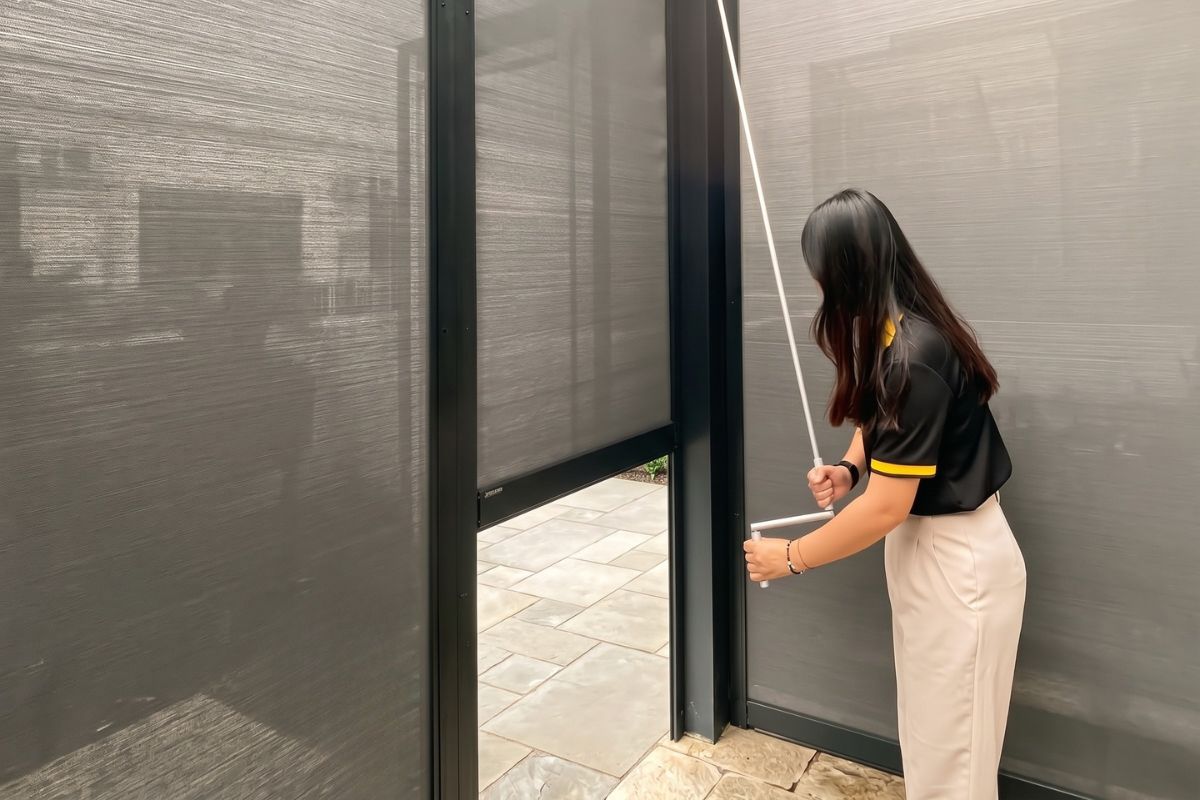 Manual crank ZipScreen system for outdoor blinds in Singapore by Cornerstone